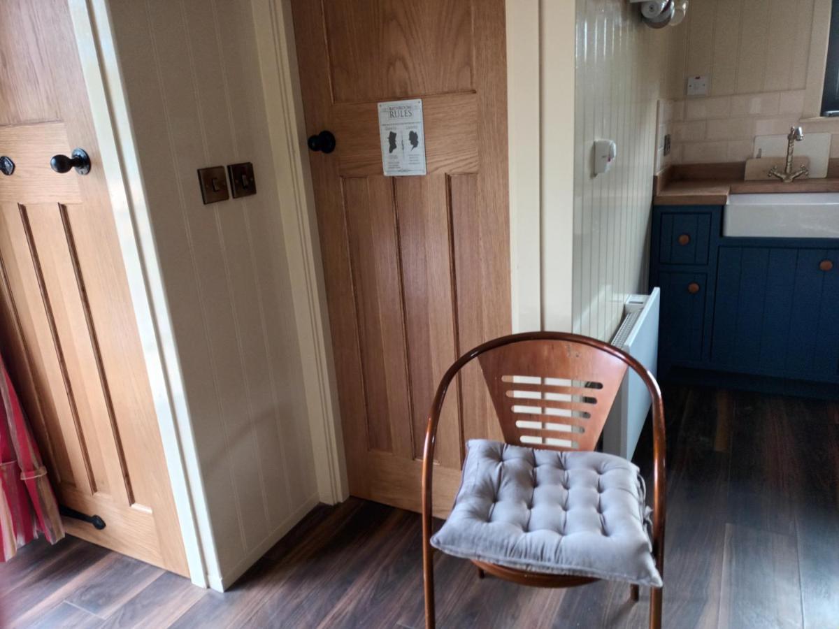 Rathgillen Cabin Nobber Экстерьер фото